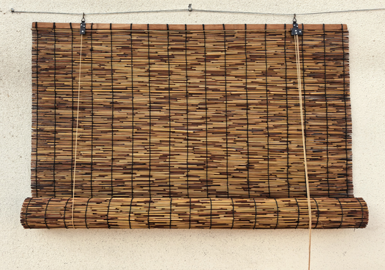 Doğal Reed Roll-up Blind 70% Işık Blokasyonu ile Kurulumu Kolay ve Veranda Dekorasyonu için Daha Uzun Yaşam Süresi