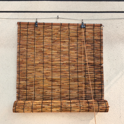 Doğal Reed Roll-up Blind 70% Işık Blokasyonu ile Kurulumu Kolay ve Veranda Dekorasyonu için Daha Uzun Yaşam Süresi